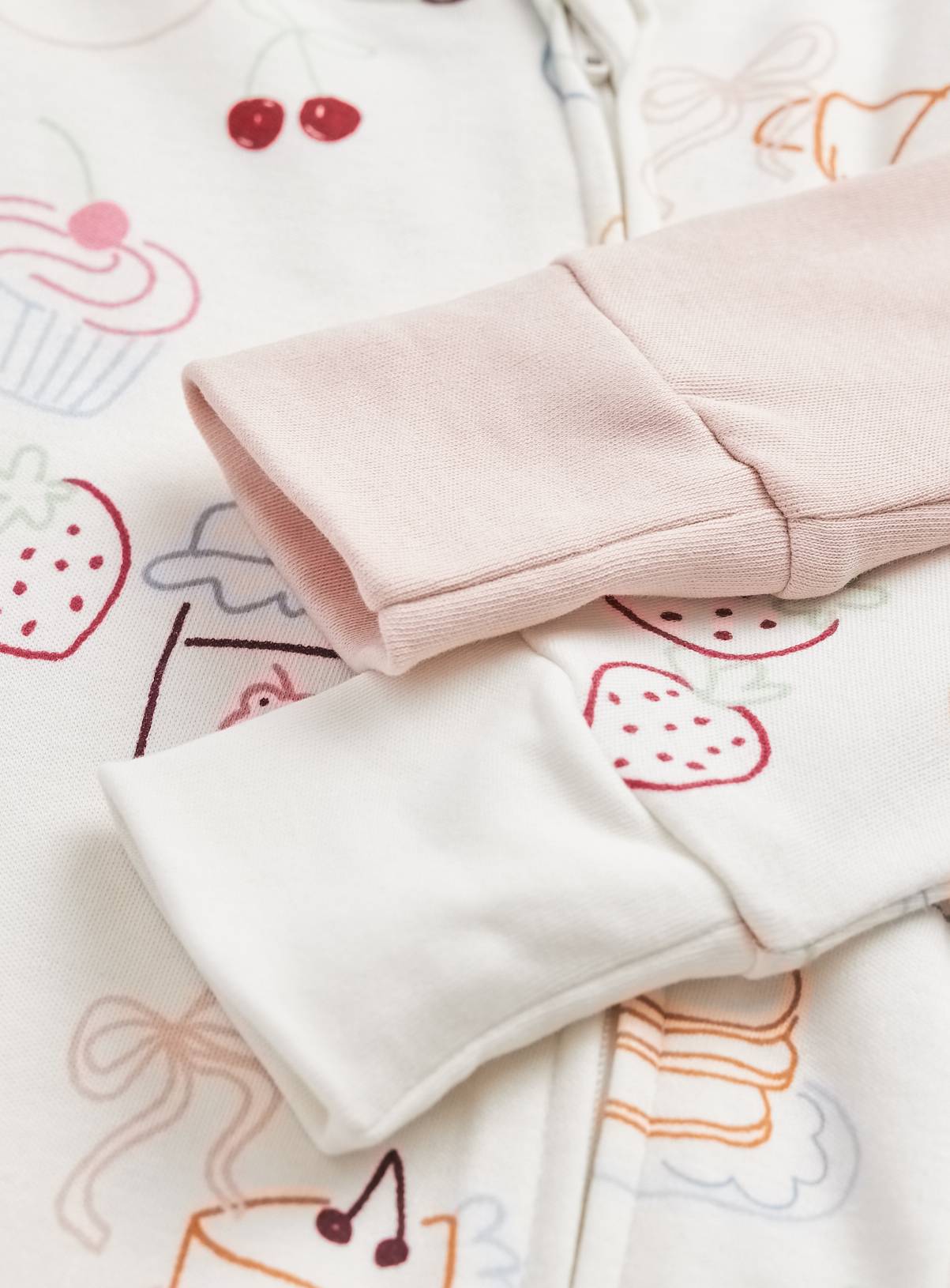 Jam & Checkerboard Print Sleepsuits 5 Pack 9-12 months - Image 2